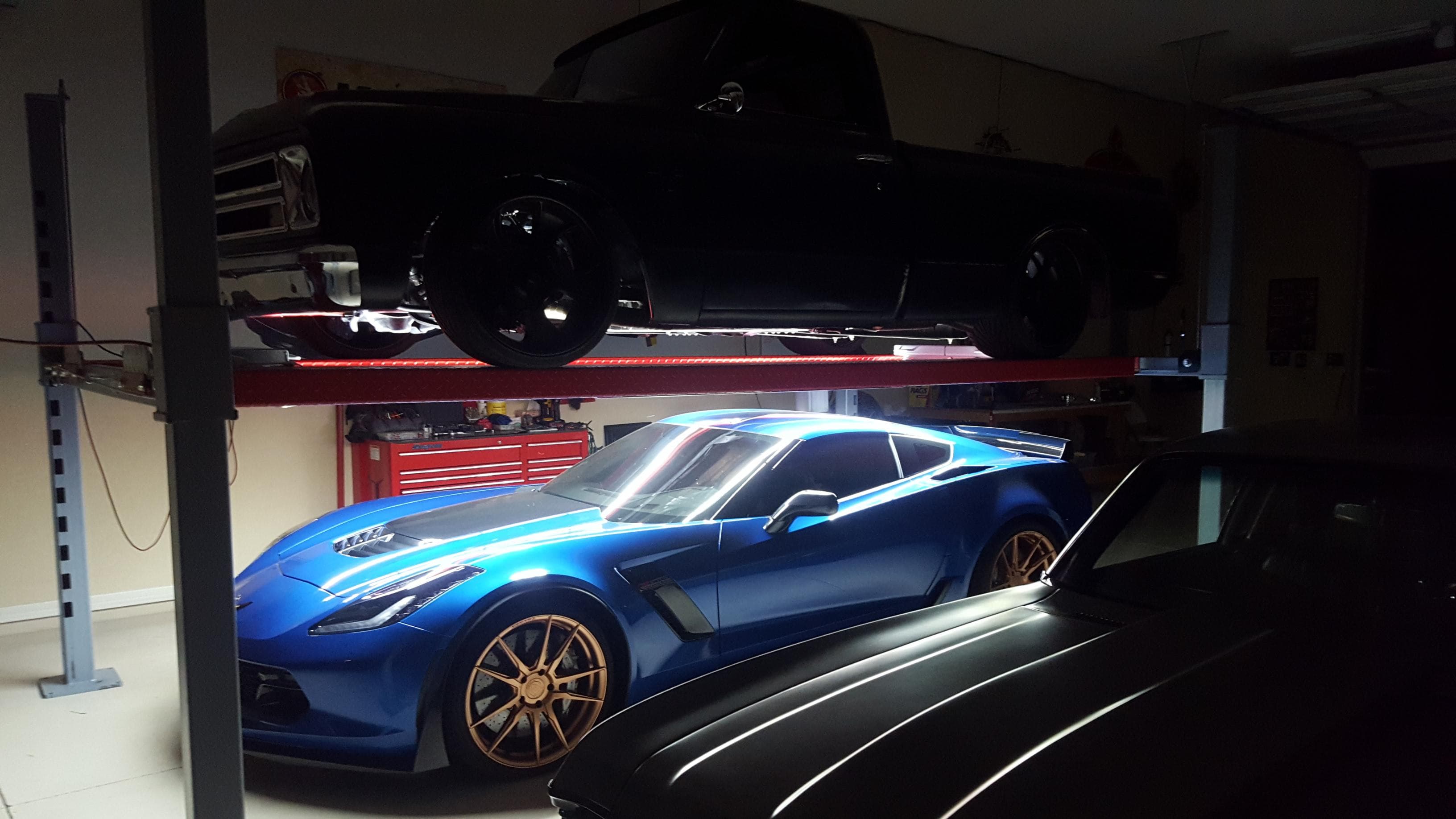 4 Post Light Kit close-up